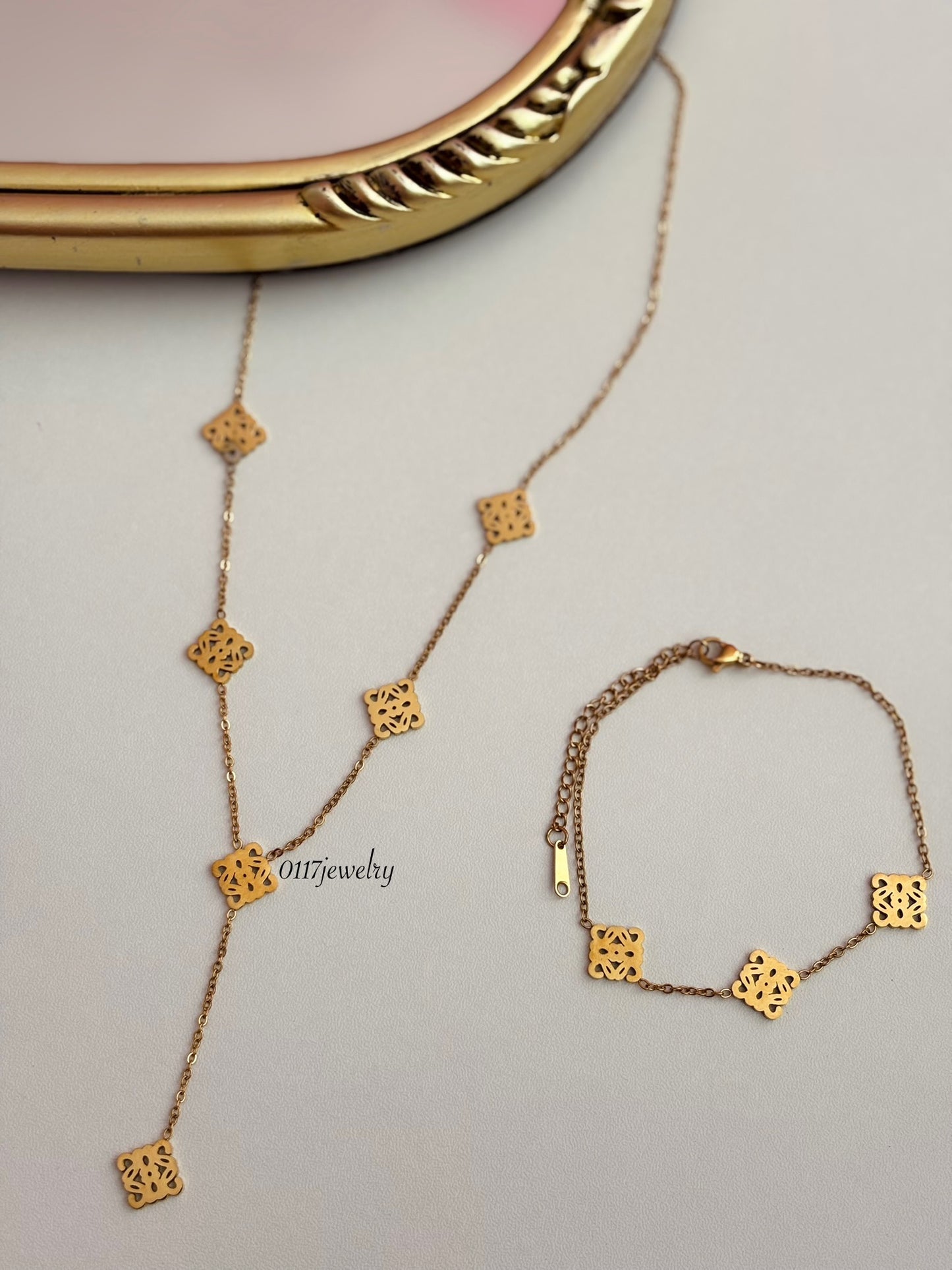 Set Arabesque