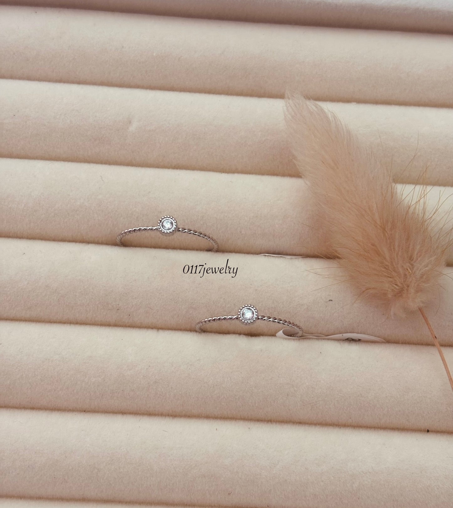 Nahia silver ring
