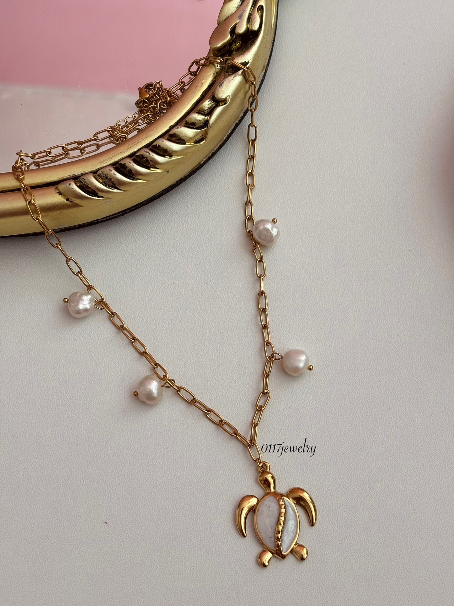 Shelly Necklace