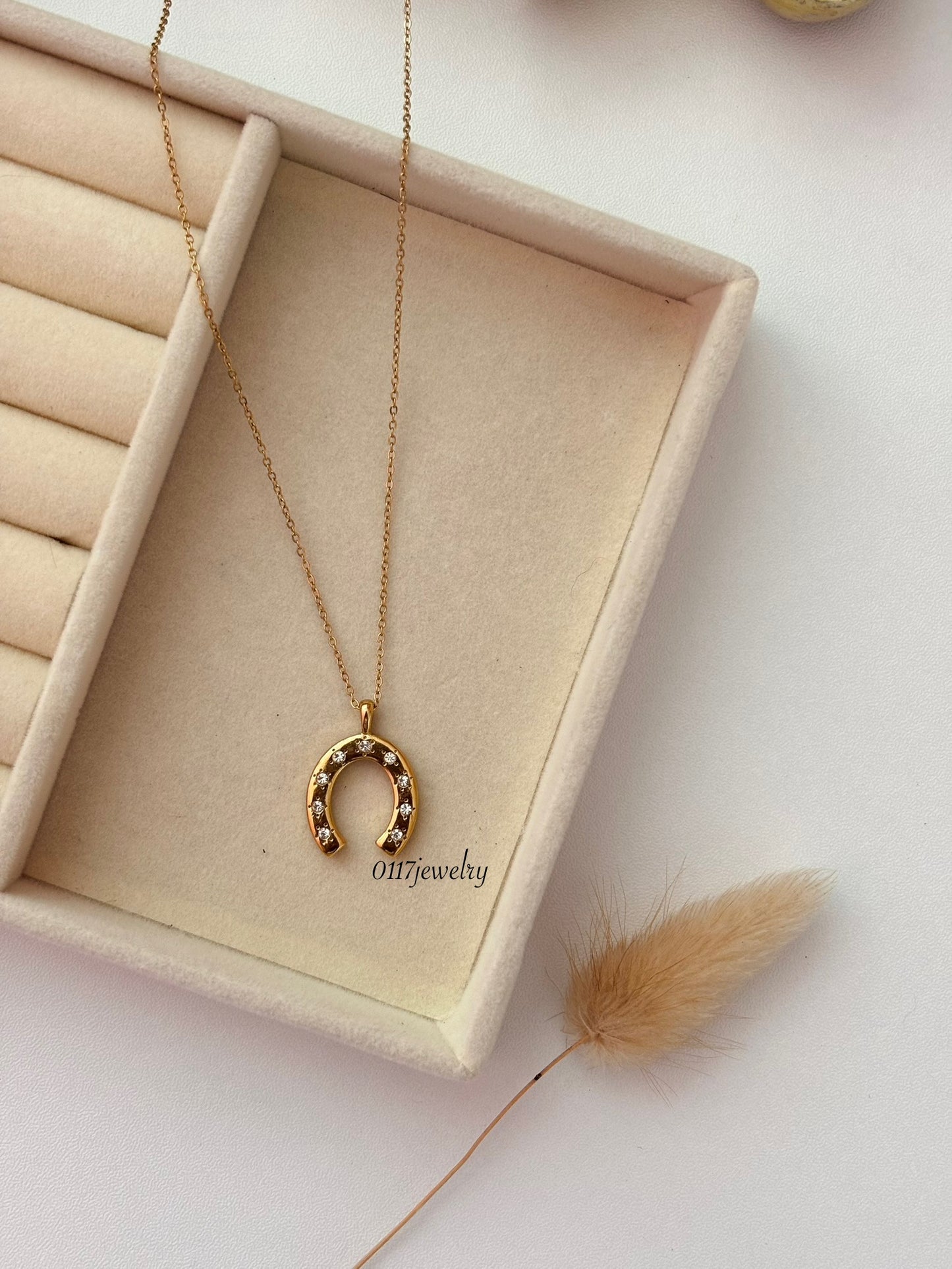 Horseshoe Necklace