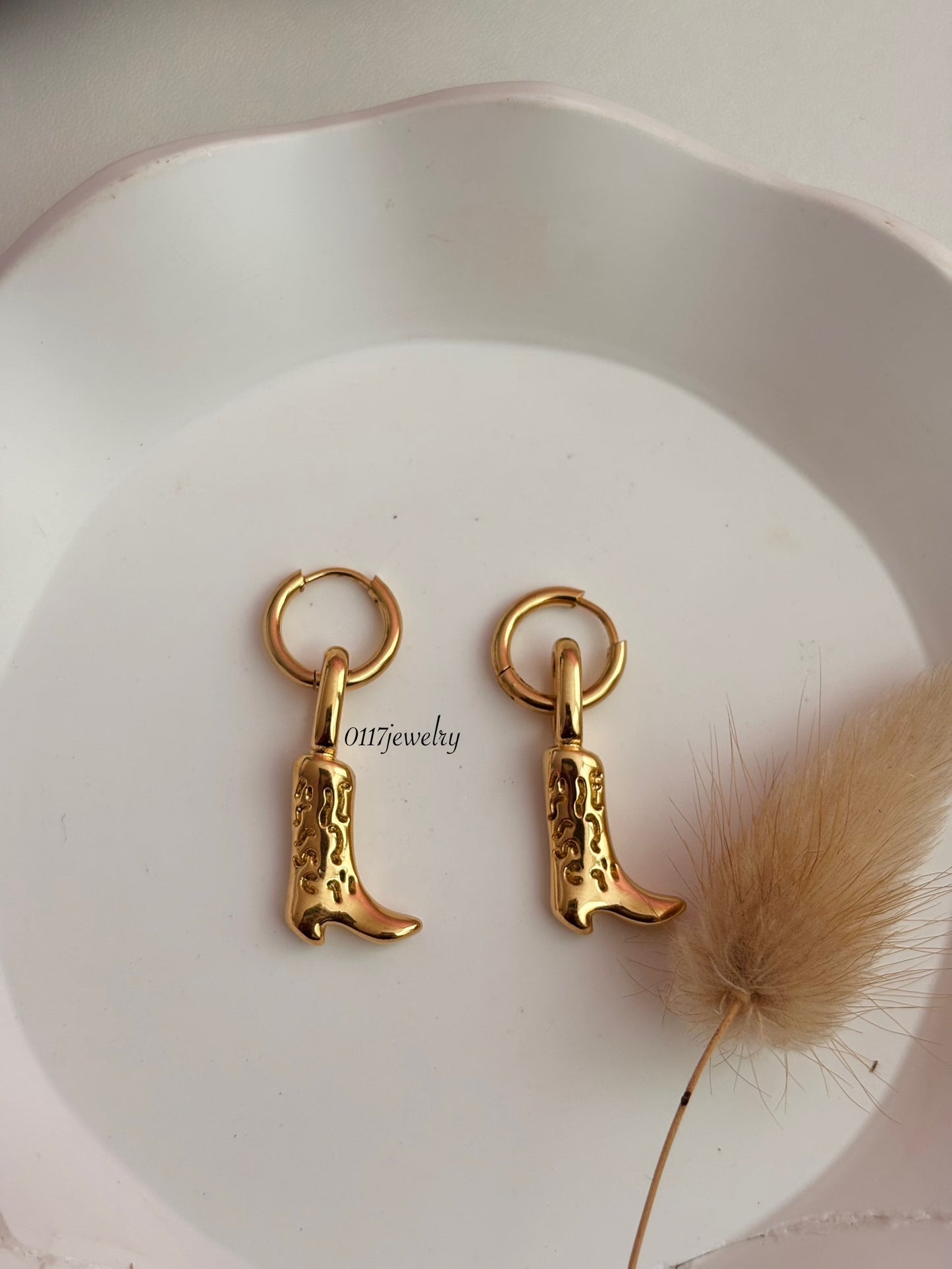 Golden Boots Hoops