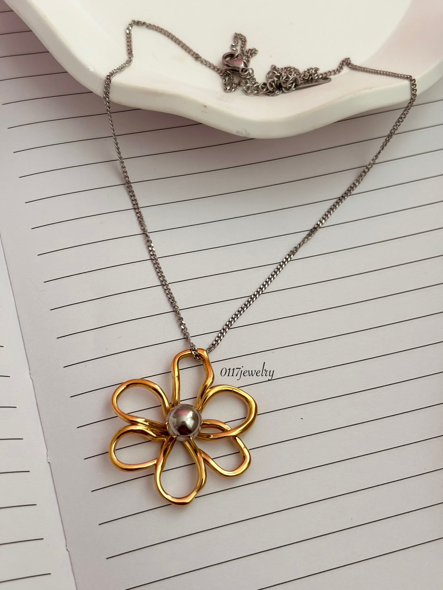Frida Necklace