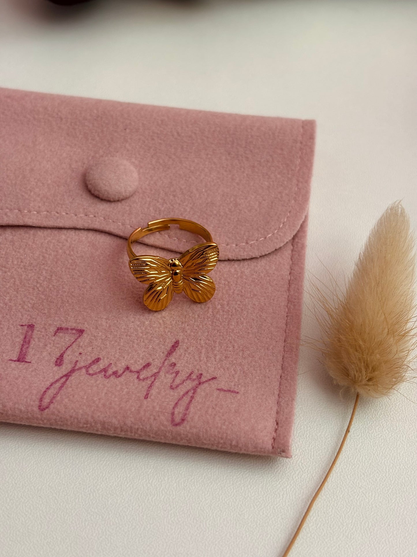 Butterfly ring