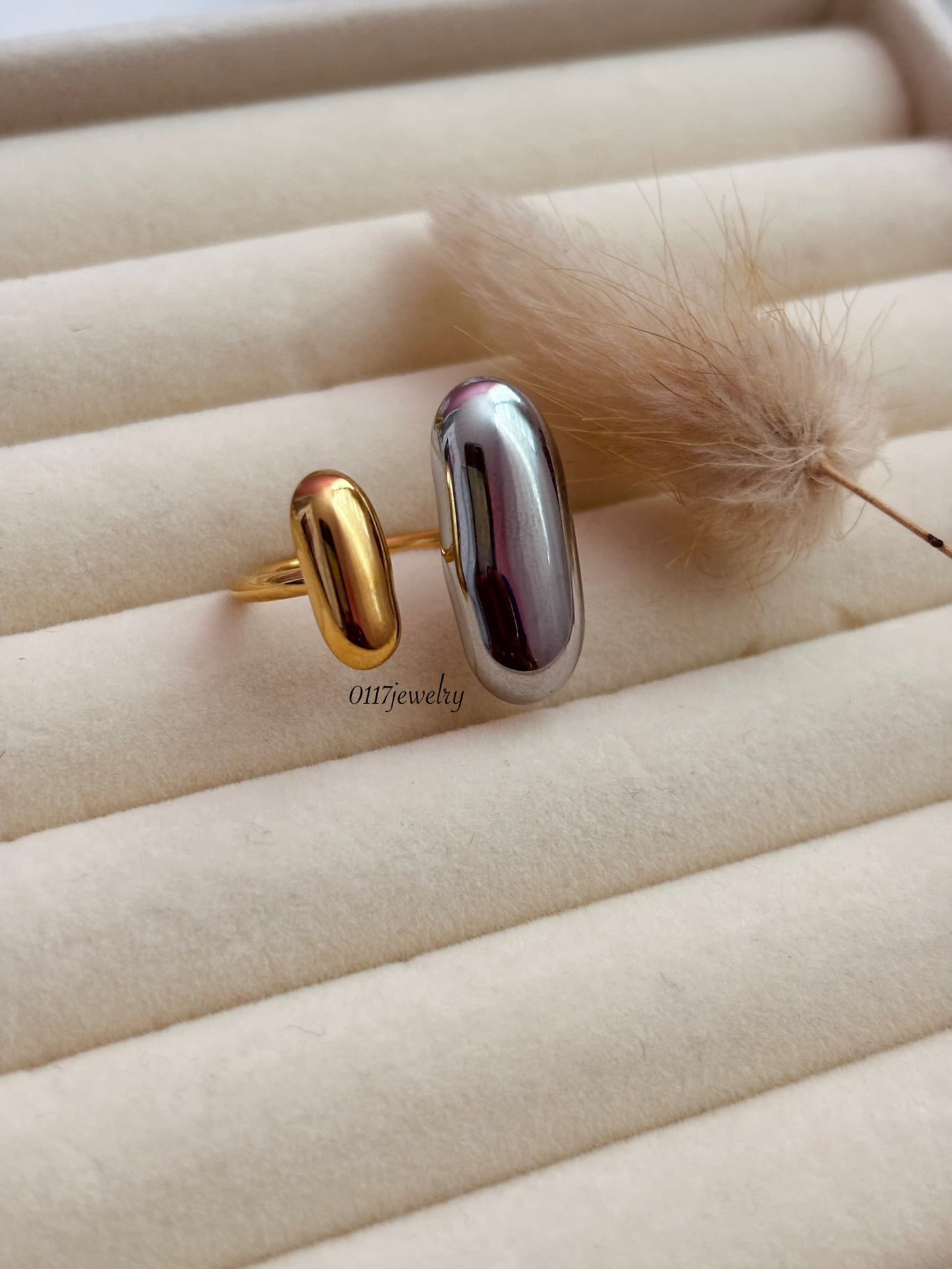 Roxanna ring