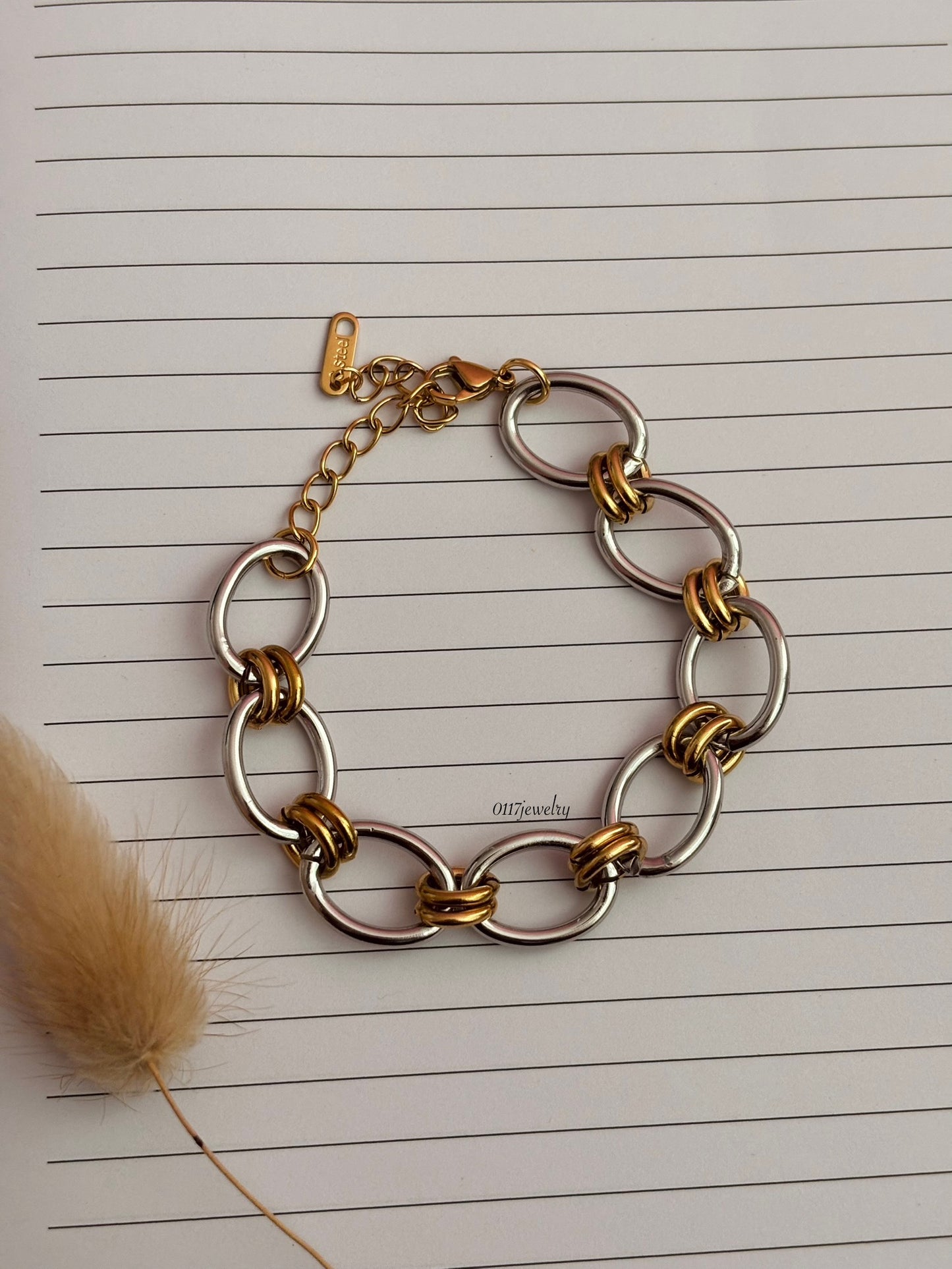 Gloria bracelet
