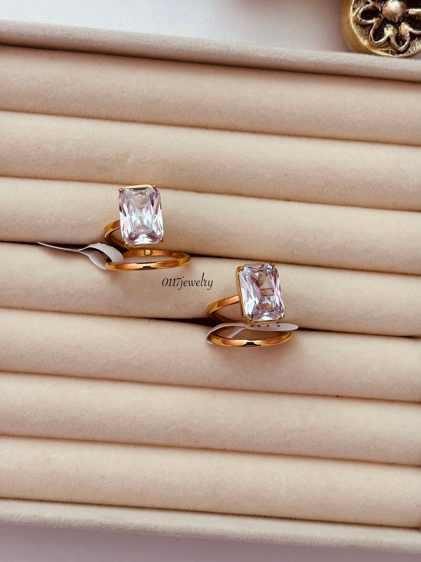 Scarlett ring