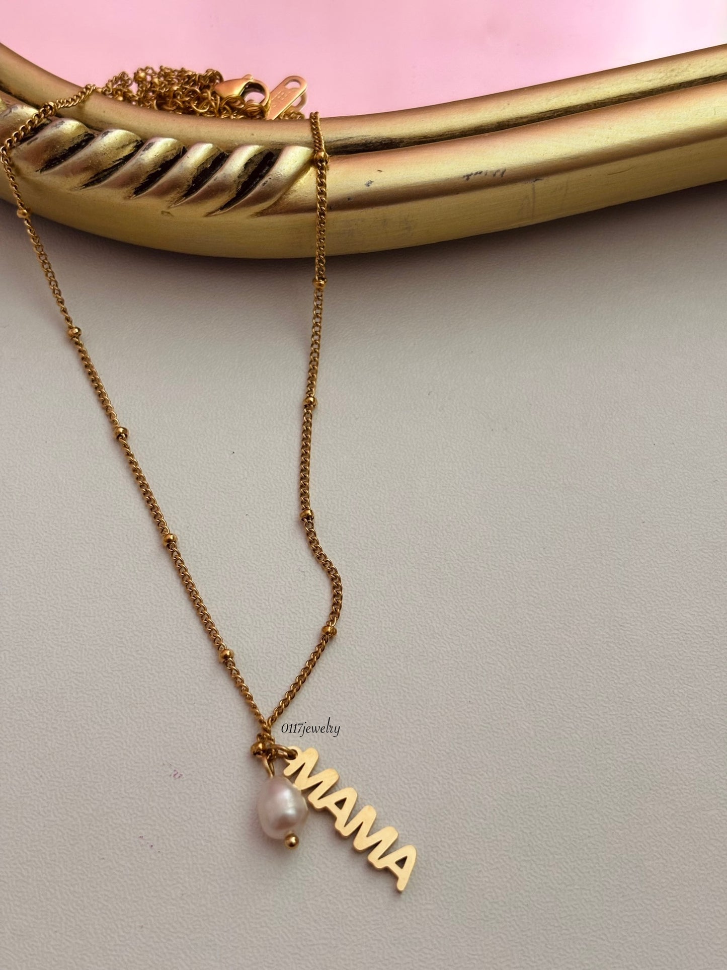 Mama Necklace