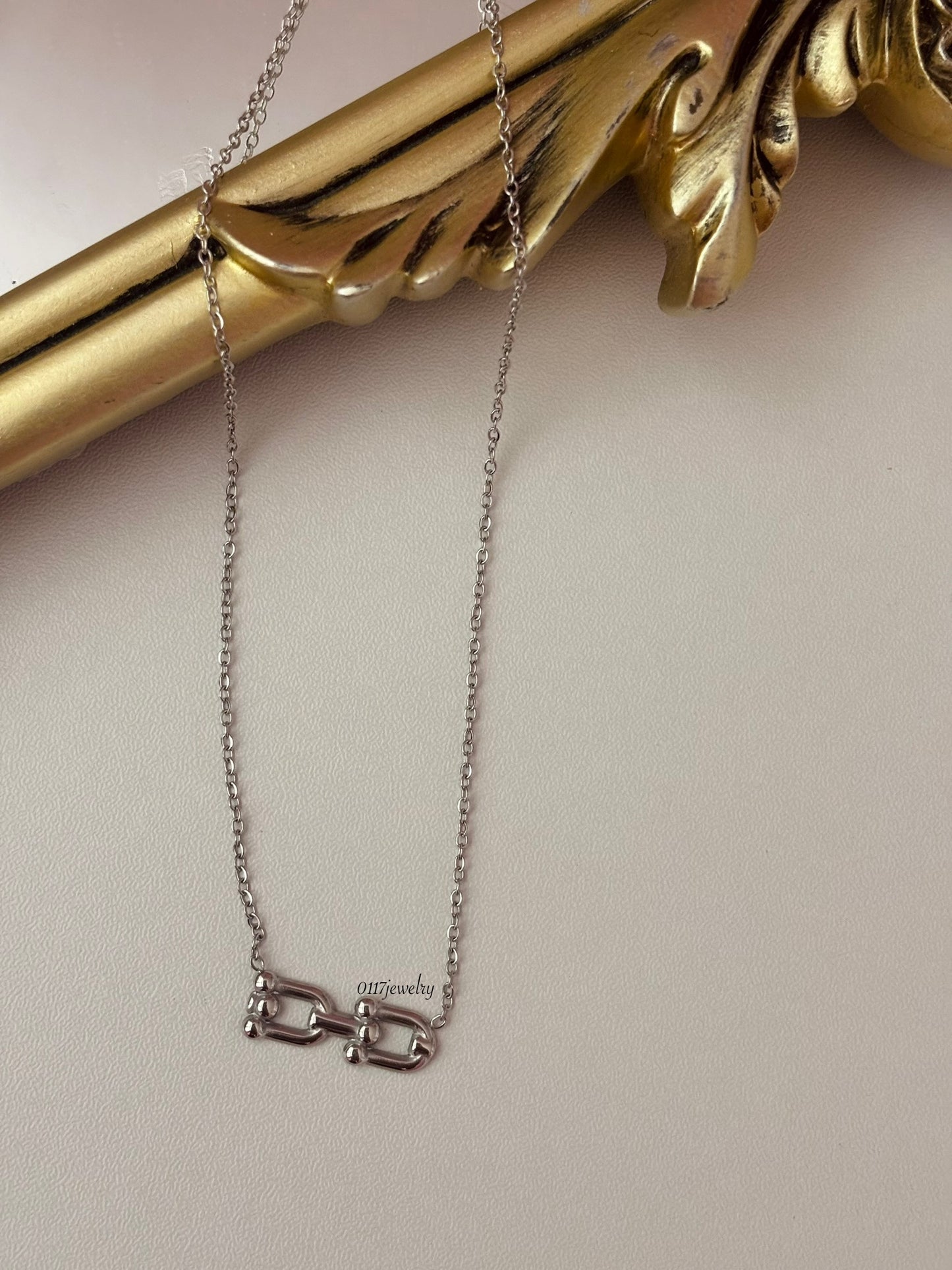 Kim silver necklace