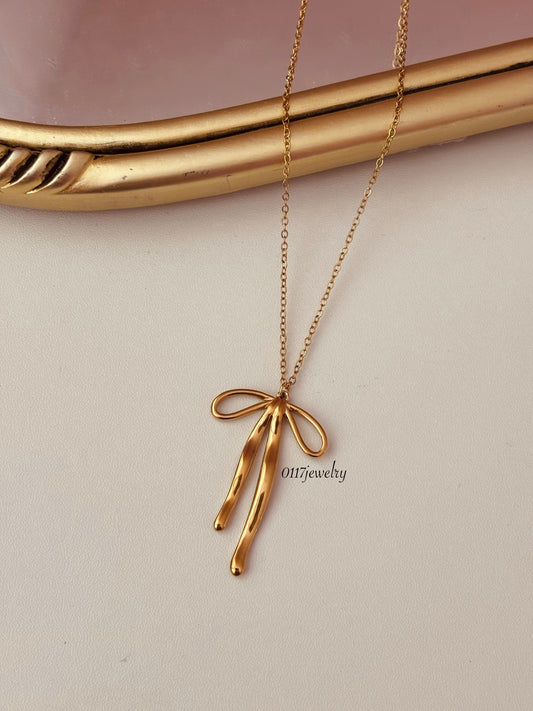 Gold Bow Necklace
