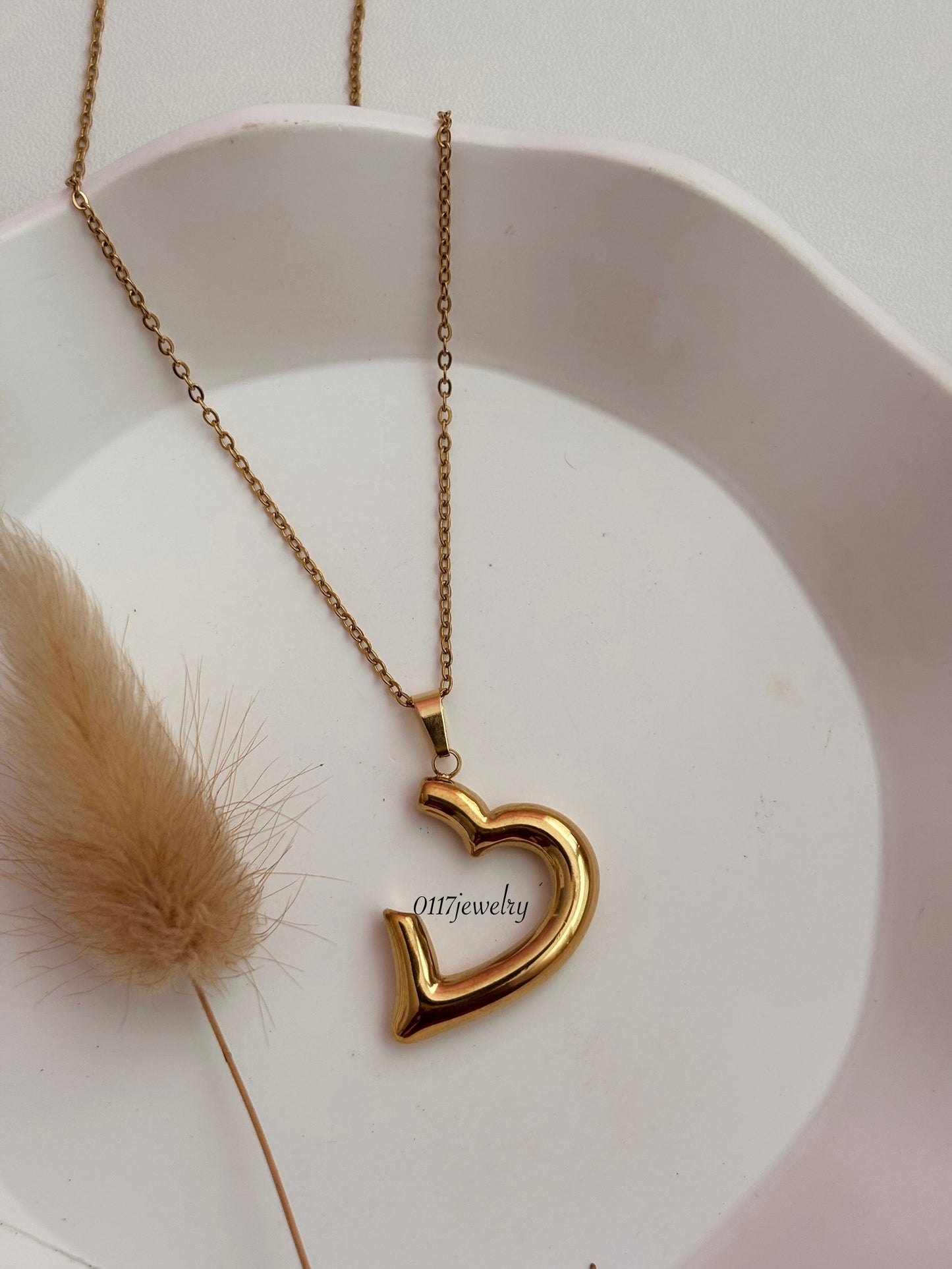 Liv Necklace
