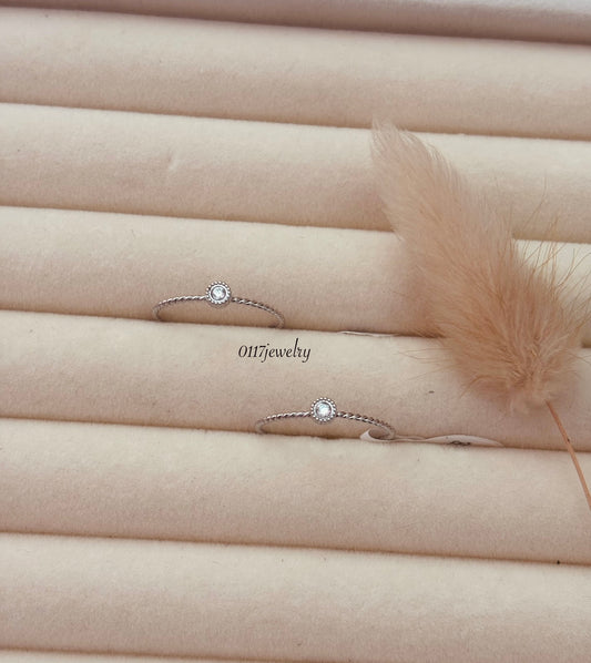Nahia silver ring