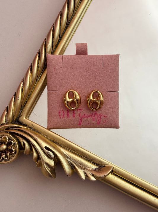GG earring