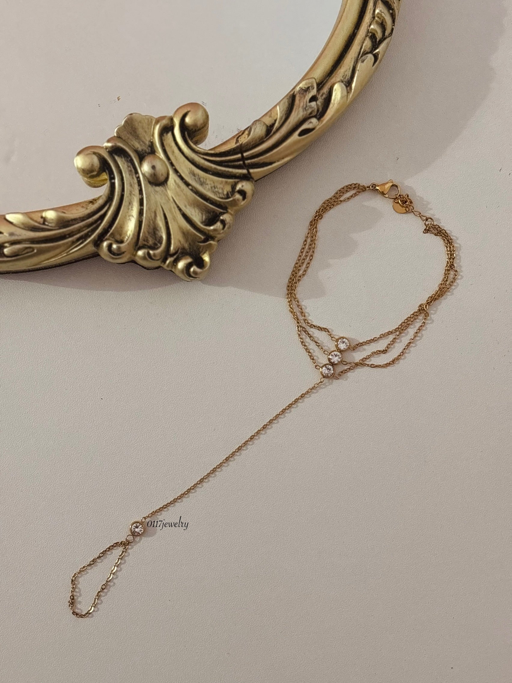 Estefanía Hand Chain