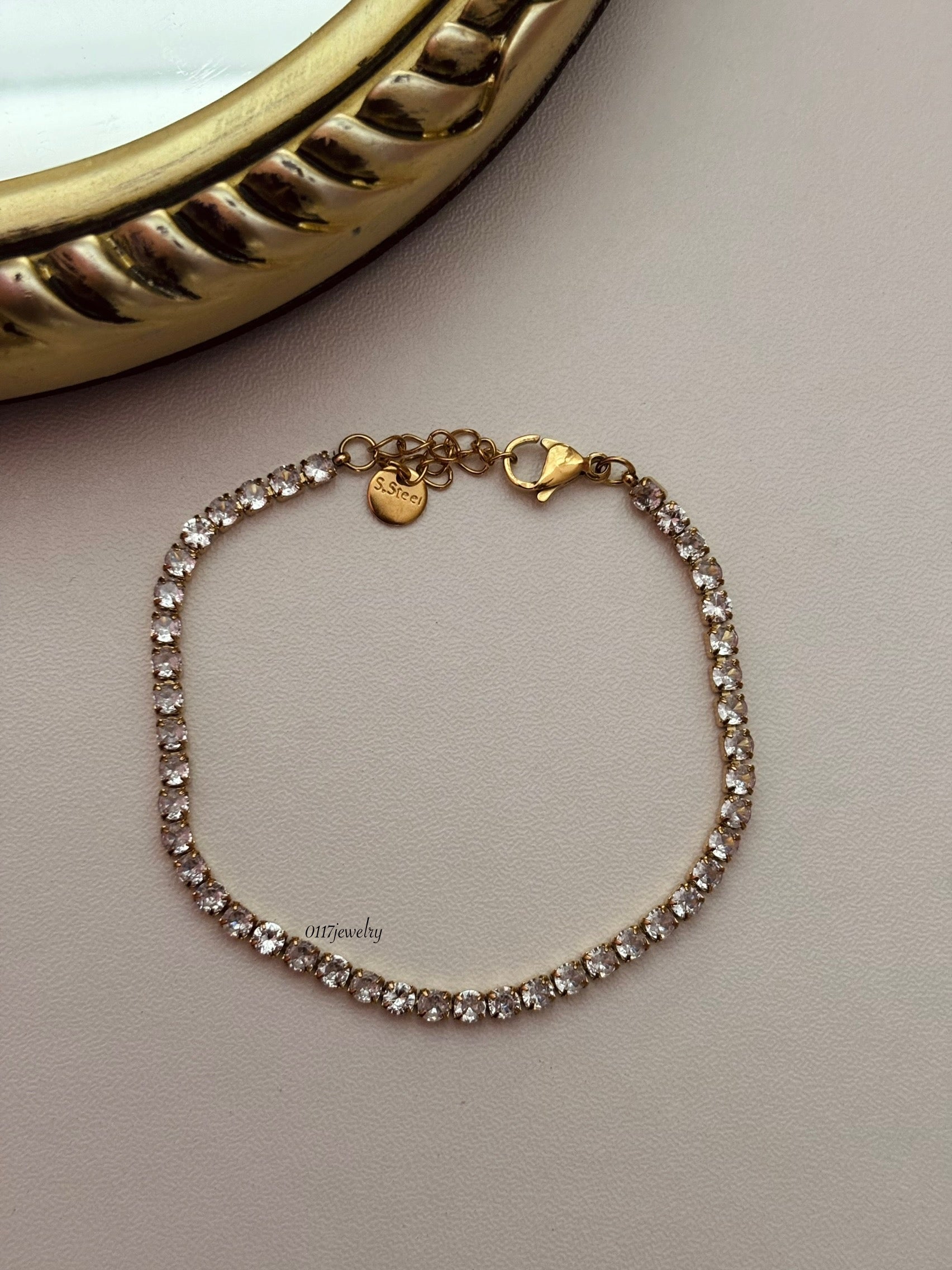 Tennis bracelet