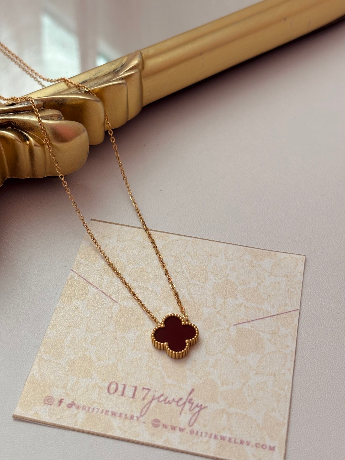 Clover Necklace | Vino