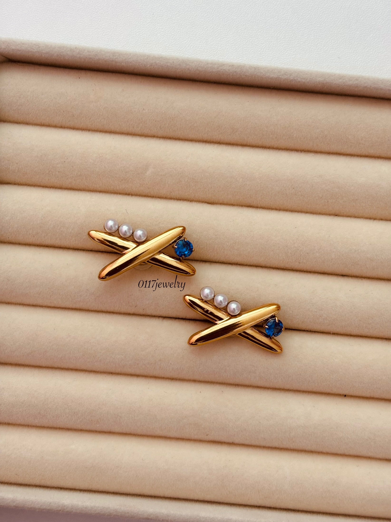 Suzette earring