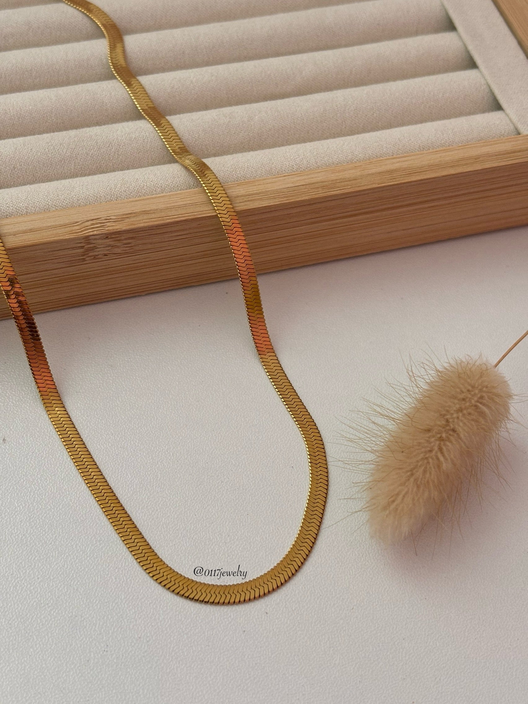 Noe Herringbone Necklace