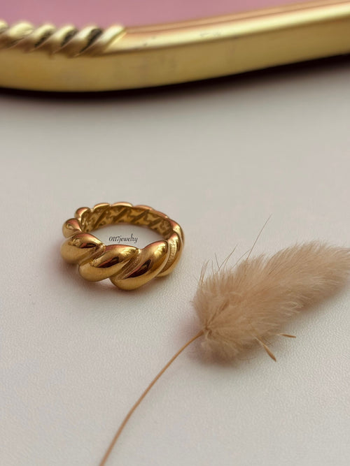 Alexa ring