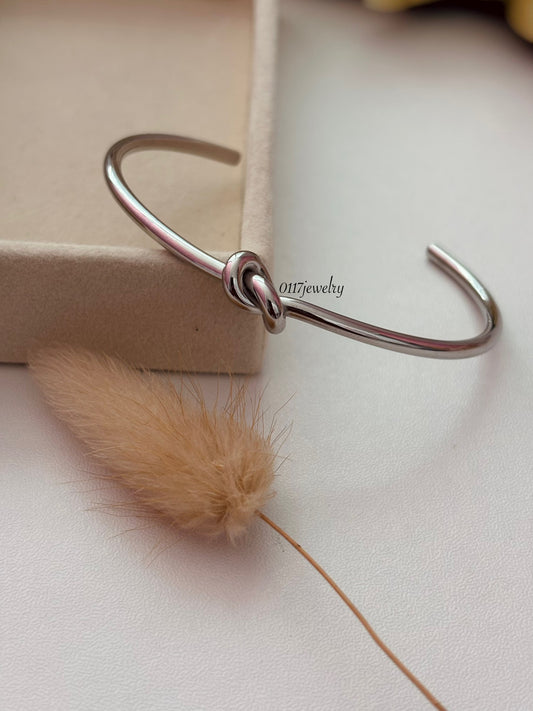 Silver Knot Bracelet