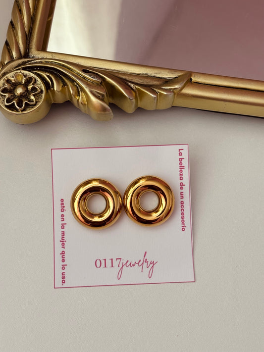 Olivia gold earrings