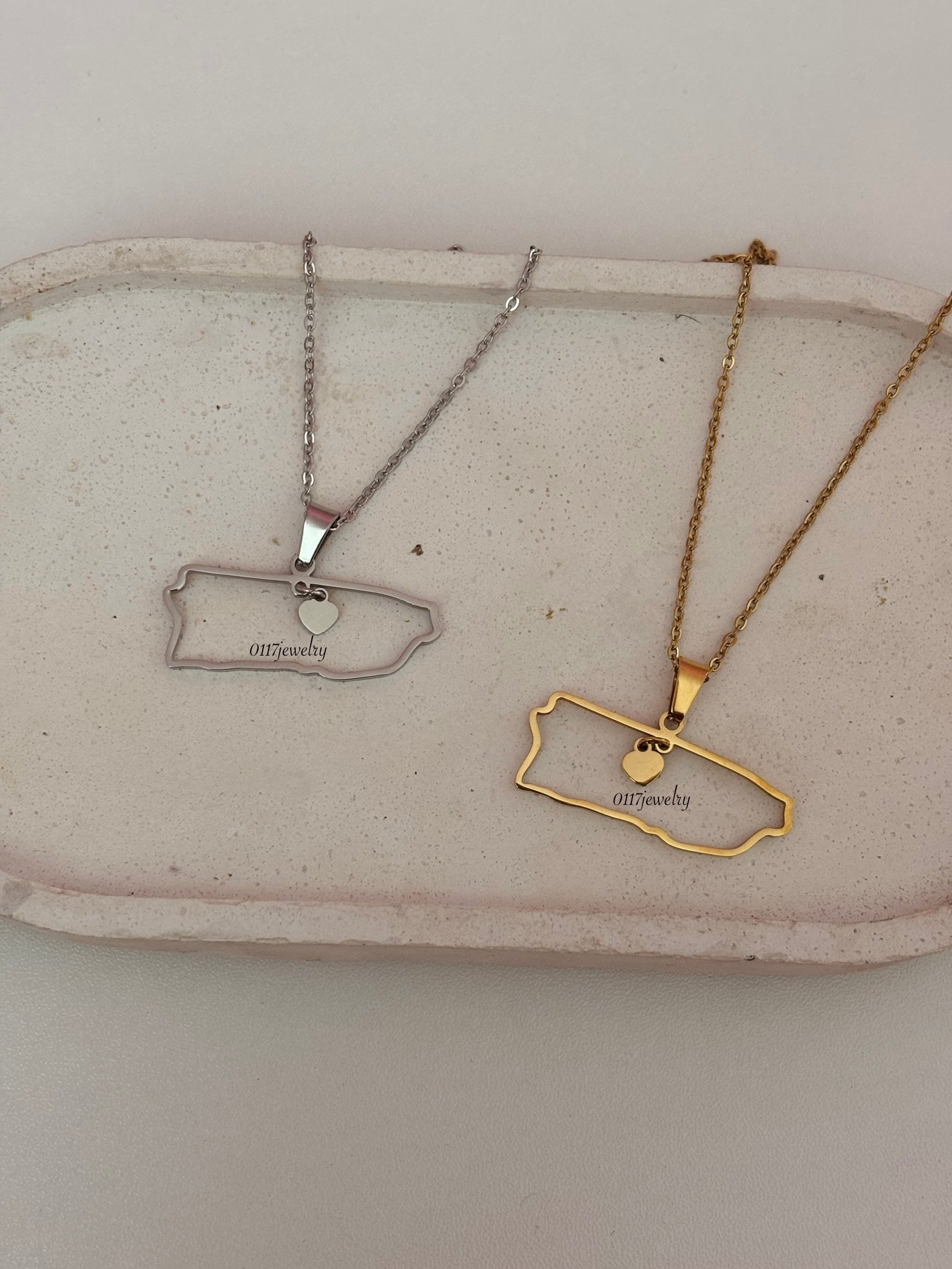 Mi isla bella Necklace