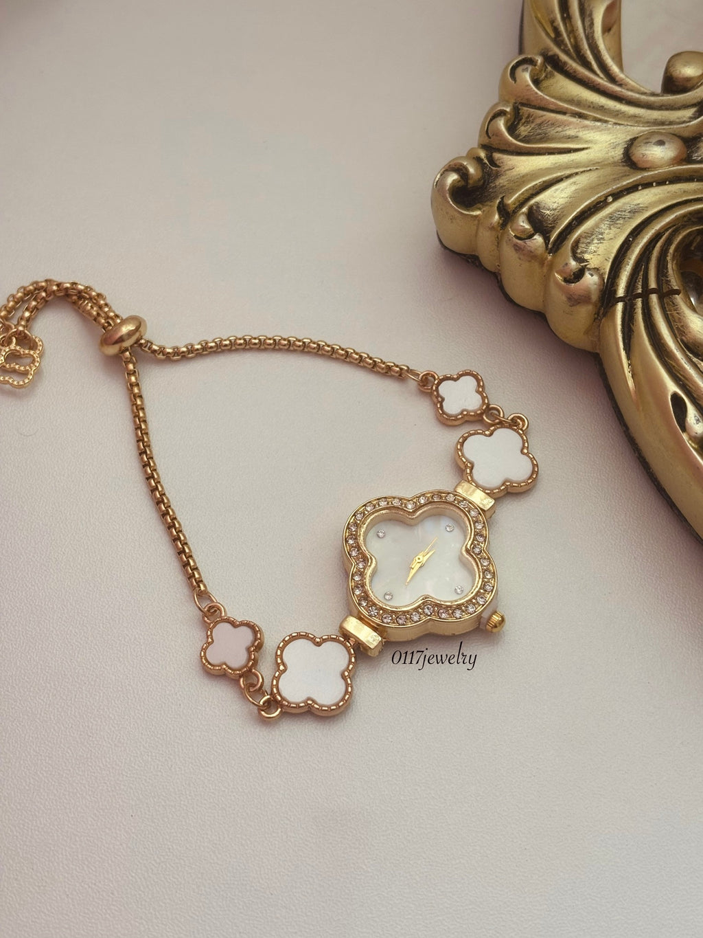 Clover watch