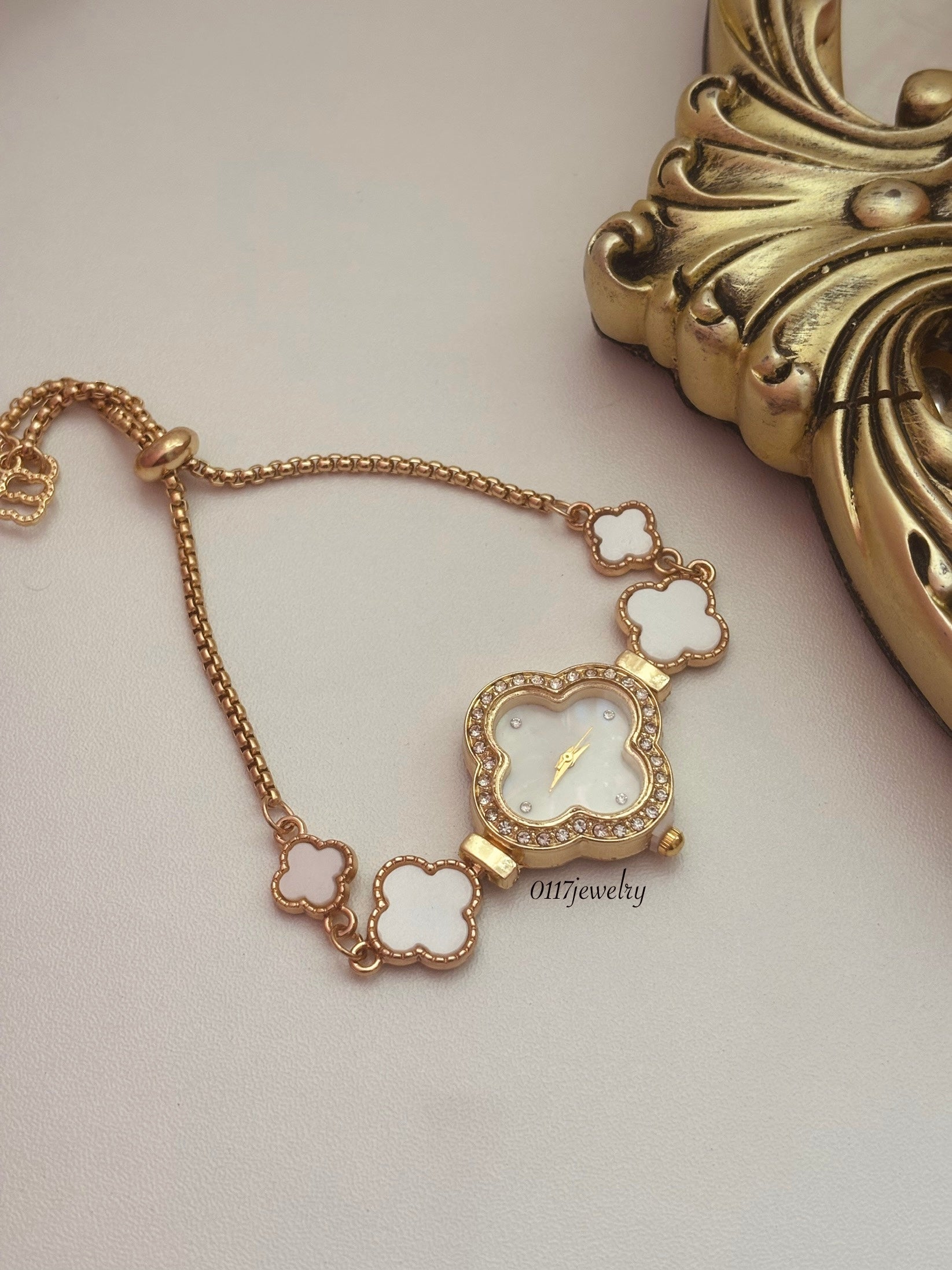 Clover watch