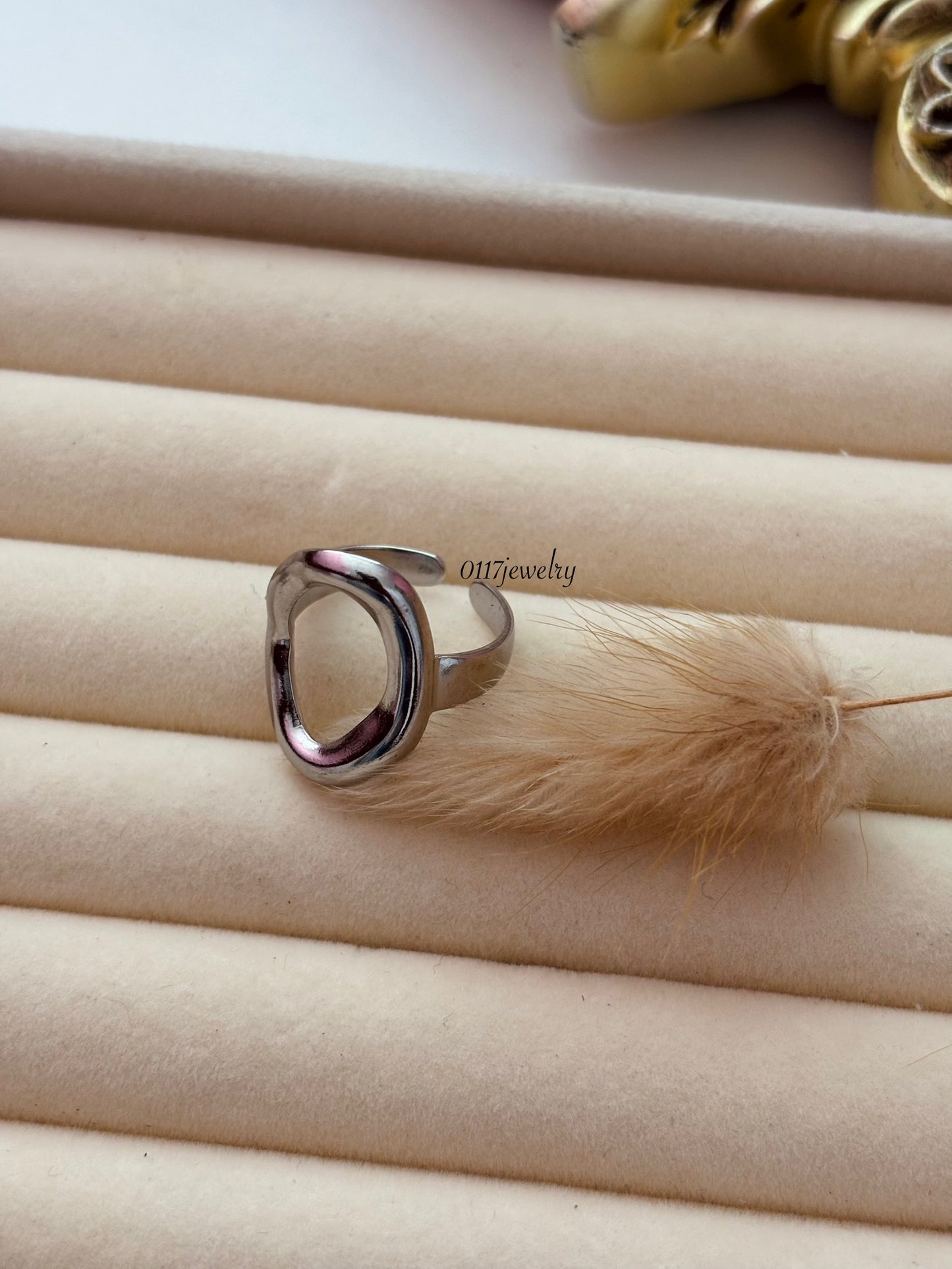 Lucy ring
