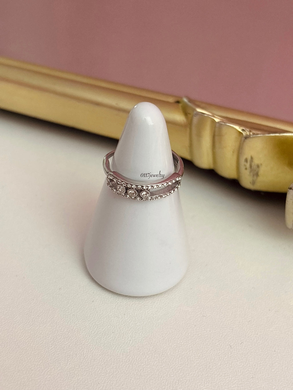 Isabella ring