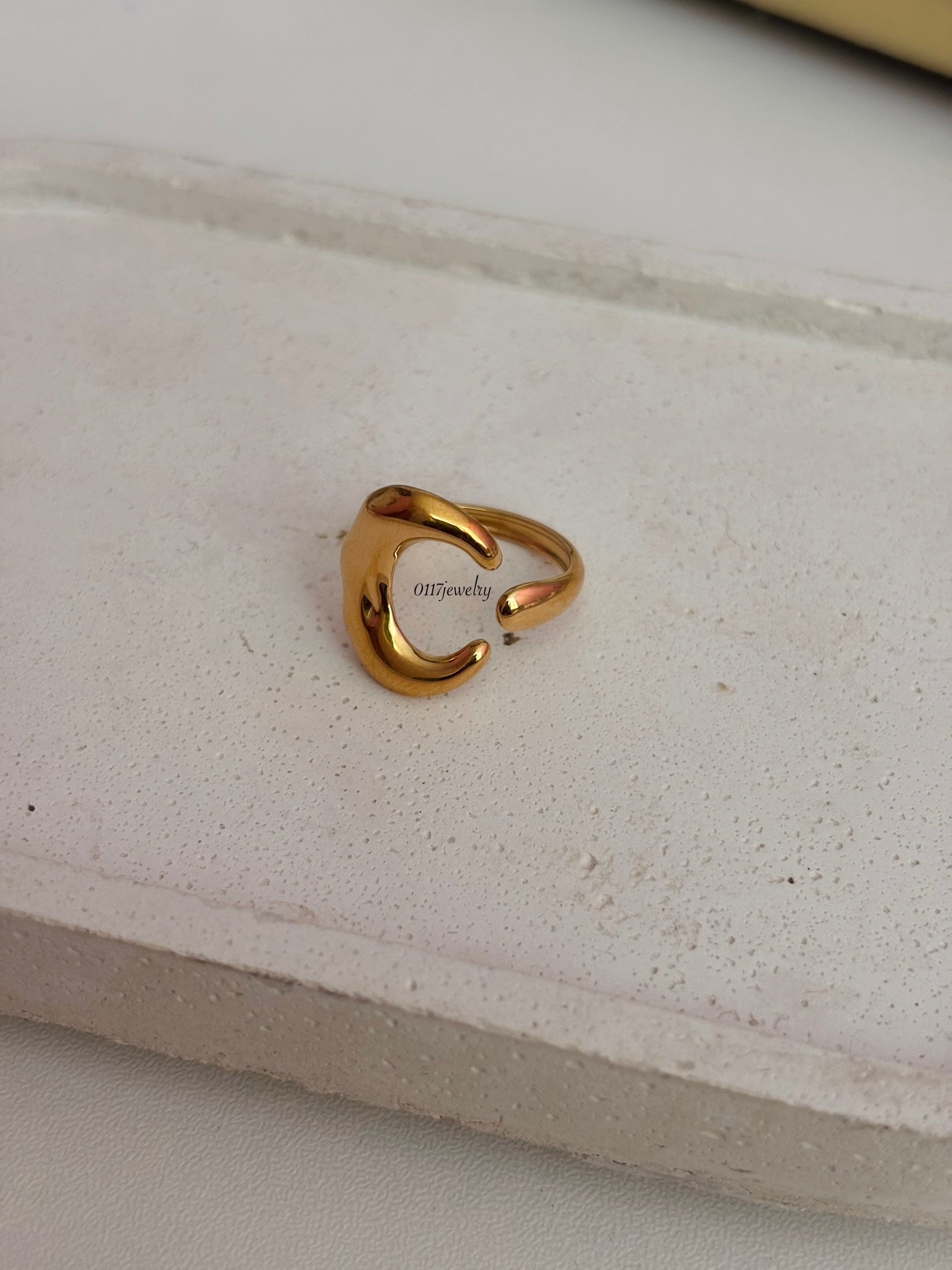 Luna ring