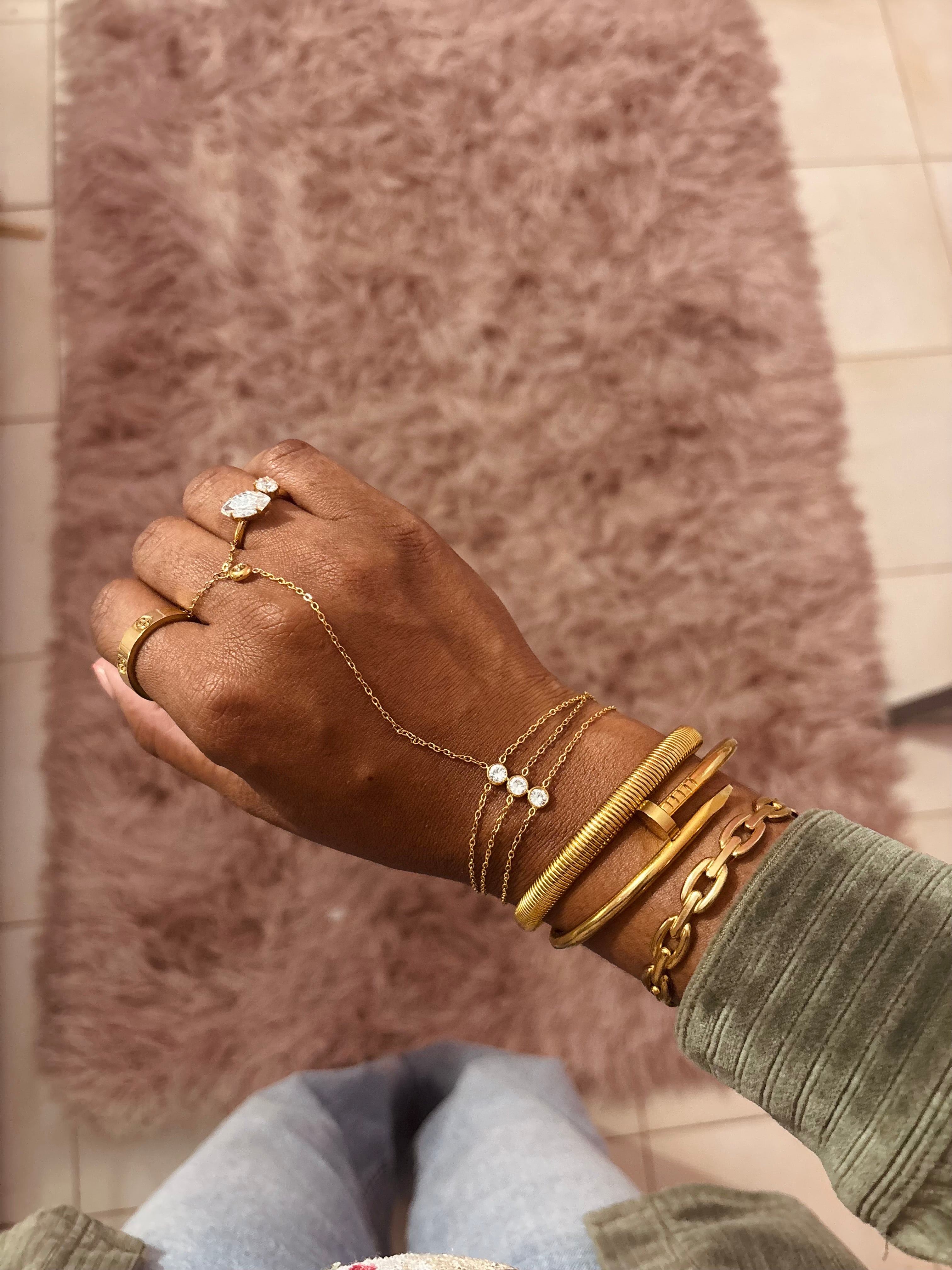 Estefanía Hand Chain