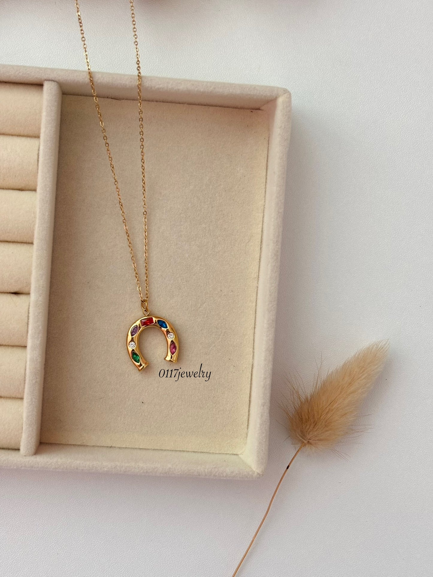 Horseshoe Necklace
