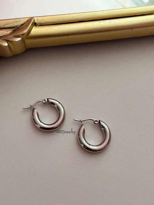 Lyriel Hoops
